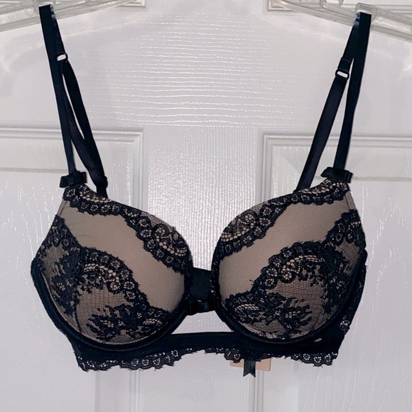 Victoria's Secret Other - RARE - Limited Edition Victoria secret black bra $258 NWT